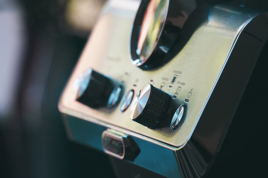 Sage Barista Express met filterhouder en reinigingsaccessoires