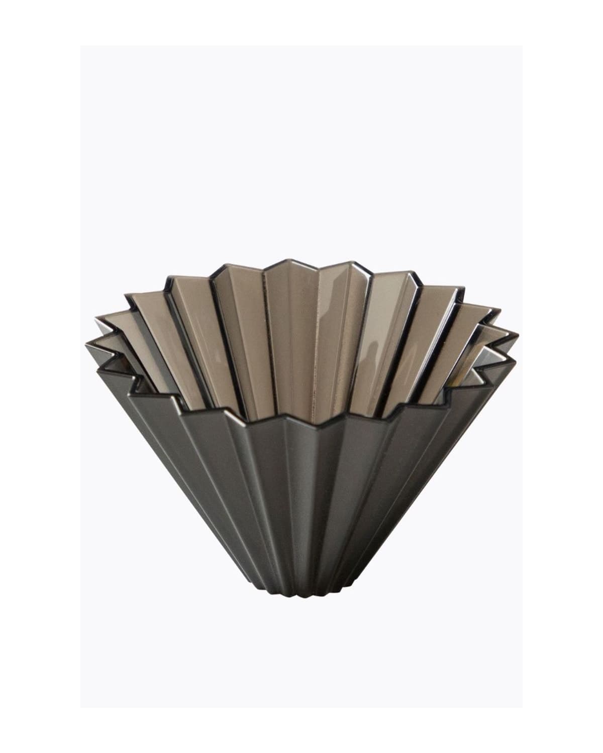 Origami Air Dripper M zwart pour-over dripper met 20 verticale ribbels